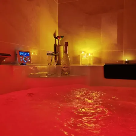 Apartamento Bulle D'antan En Coeur De - Monument Classe Historique - Grand Jaccuzi *