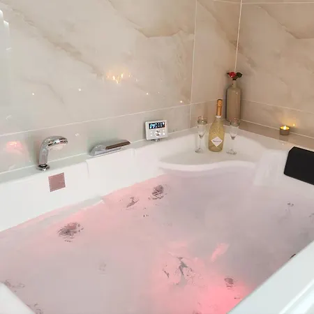 Bulle D'antan En Coeur De - Monument Classe Historique - Grand Jaccuzi *