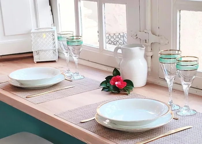 Bulle D'antan En Coeur De - Monument Classe Historique - Grand Jaccuzi カストル